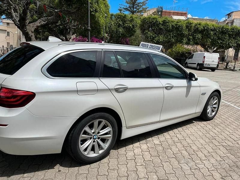Begagnad BMW 520 Luxury Line 190 HK (139 kW) 2017 Vit Kombi