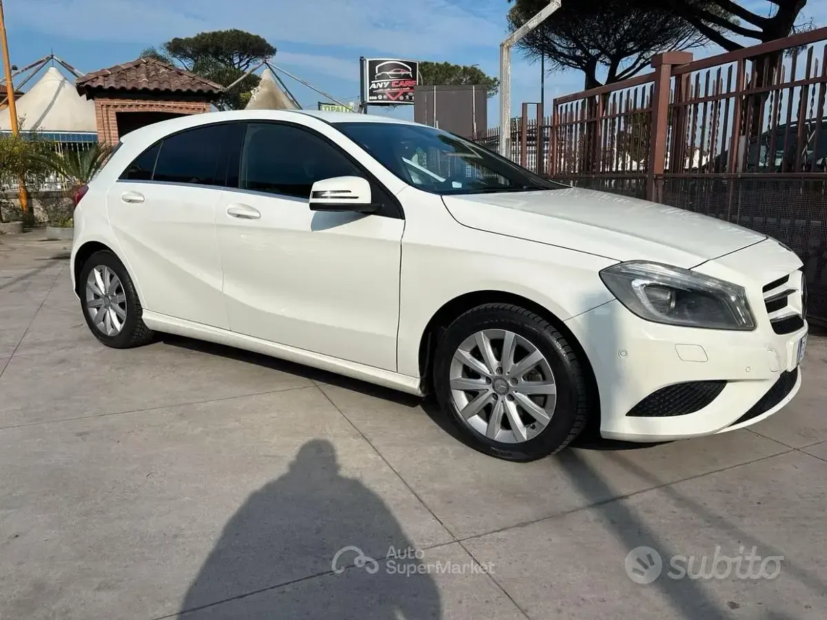 Usata Mercedes A180 110 CV (80 kW) 2013 Bianco Utilitaria