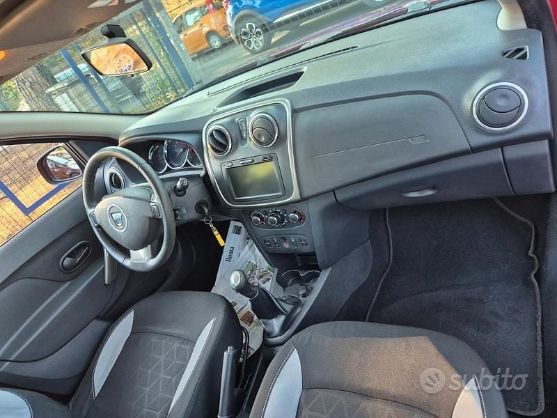 Usata Dacia Sandero Stepway 90 CV (66 kW) 2015 Marrone Berlina