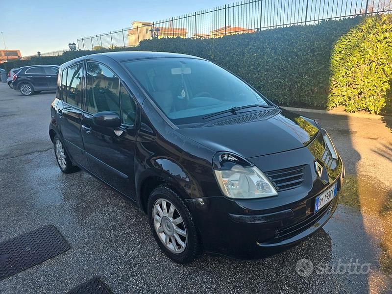 Usata Renault Modus 75 CV (55 kW) 2008 Nero Monovolume