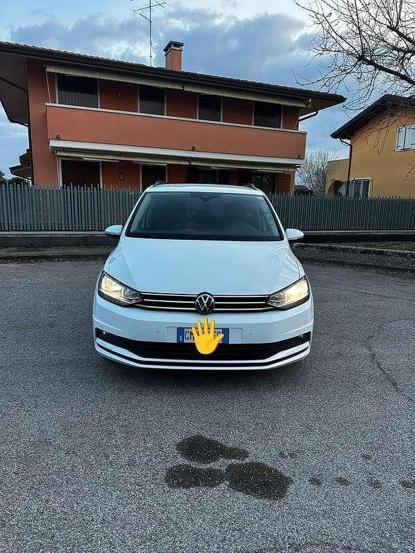Bianco Usata 2023 VW Touran Business Monovolume | 14.300 € (Buon prezzo) - Immagine 1/4