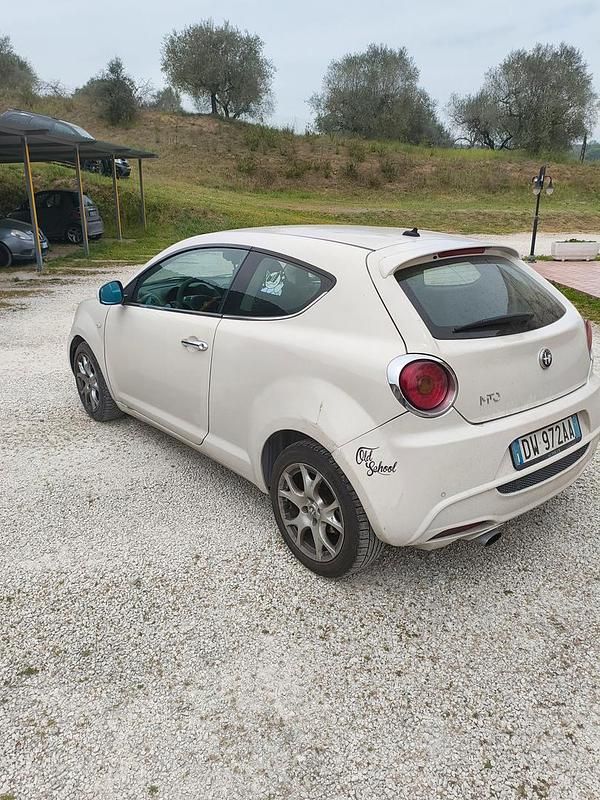 Usata Alfa Romeo MiTo Distinctive 120 CV (88 kW) 2009 Bianco Utilitaria