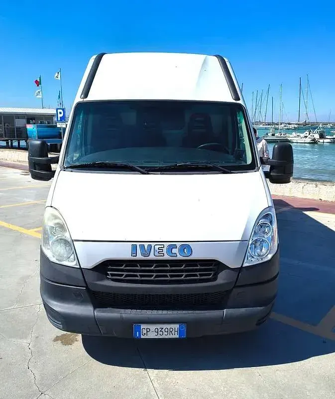 Usata Iveco Daily 131 CV (96 kW) 2012 Bianco Furgone
