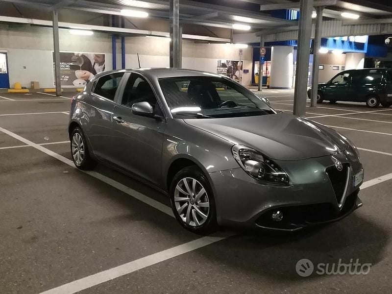 Usata Alfa Romeo Giulietta Super 120 CV (88 kW) 2017 Grigio Utilitaria