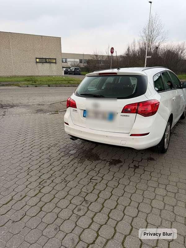 Usata Opel Astra Cosmo 140 CV (102 kW) 2011 Station wagon