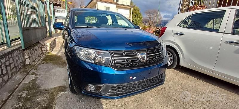 Blu Usata 2018 Dacia Sandero Tre volumi | 6999 € (Super prezzo) - Immagine 1/4