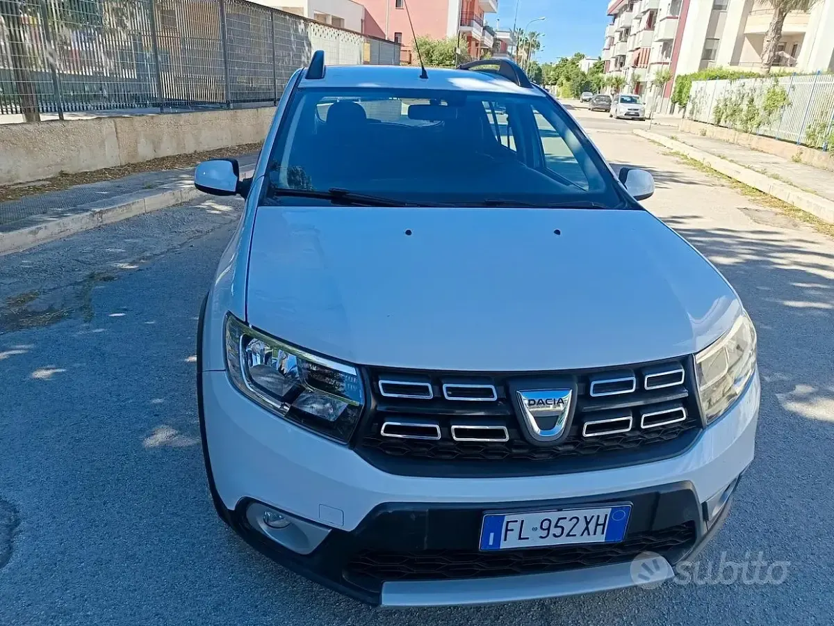 Usata Dacia Sandero Stepway 90 CV (66 kW) 2017 Bianco Berlina
