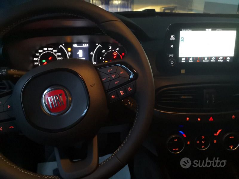 Usata Fiat Tipo 95 CV (69 kW) 2019 Nero Berlina