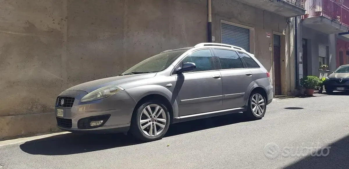 Usata Fiat Croma 150 CV (110 kW) 2009 Grigio Station wagon