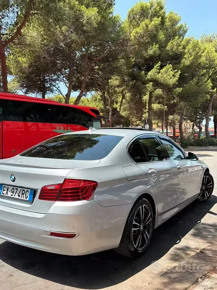 Usata BMW 525 Comfort Edition 218 CV (160 kW) 2015 Grigio Berlina
