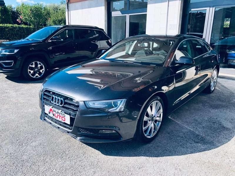 Grigio Usata 2012 Audi A5 Coupé | 9800 € (Ottimo prezzo) - Immagine 1/4