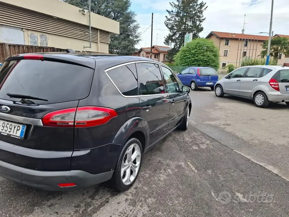 Usata Ford S-MAX S 163 CV (119 kW) 2012 Nero Monovolume