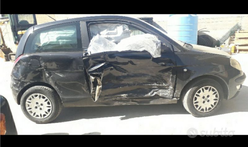 Usata Lancia Ypsilon 70 CV (51 kW) 2005 Nero Utilitaria