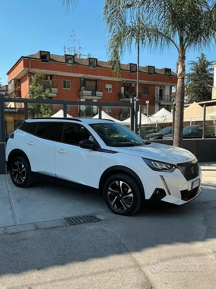 Usata Peugeot 2008 Allure 131 CV (96 kW) 2021 Bianco SUV