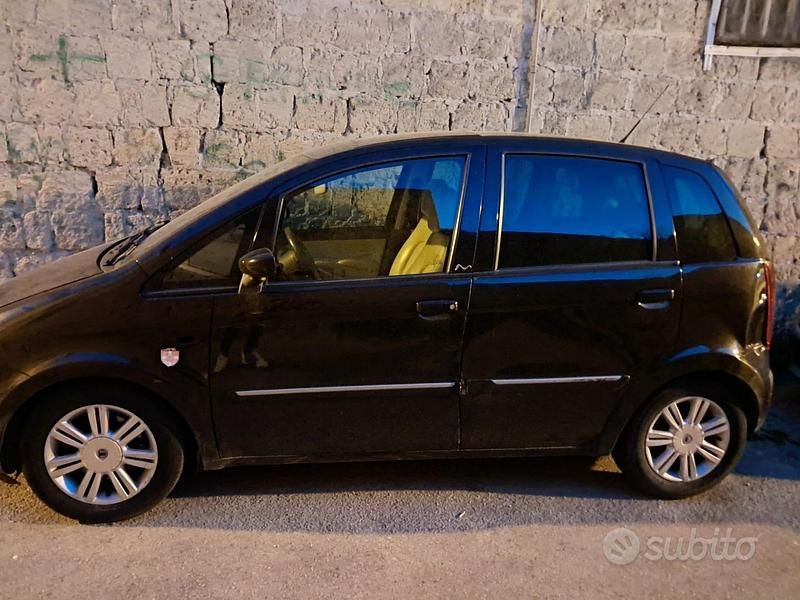 Usata Lancia Musa 90 CV (66 kW) 2006 Nero Monovolume