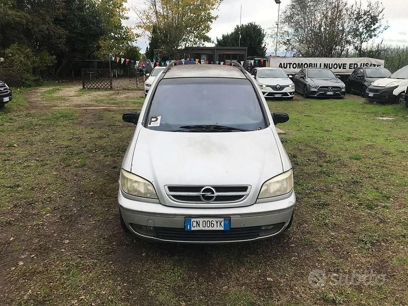 Usata Opel Zafira Elegance 102 CV (75 kW) 2004 Grigio Monovolume