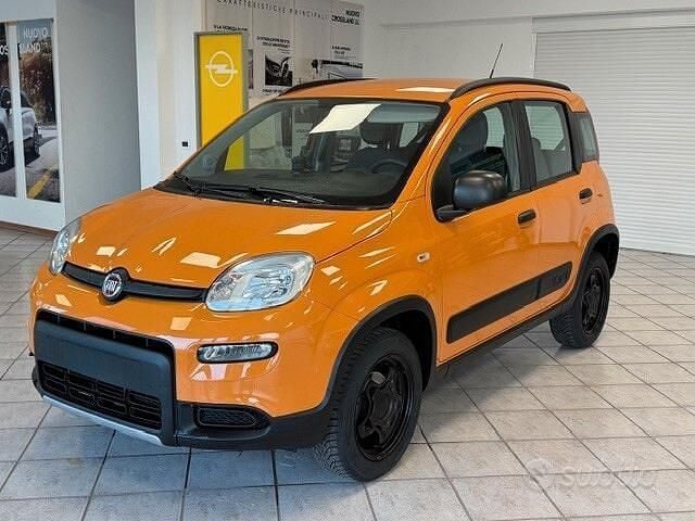 Usata Fiat Panda 4x4 S 86 CV (63 kW) 2019 Arancione Utilitaria