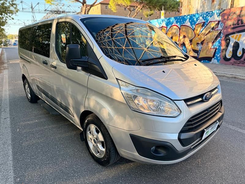 Usata Ford Tourneo Custom 131 CV (96 kW) 2017 Argento Furgone