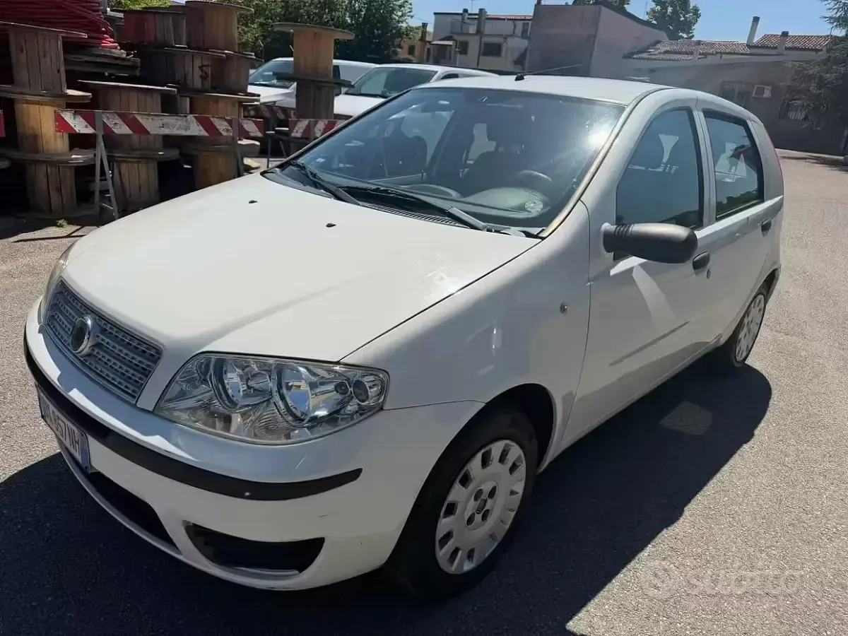 Occasion Fiat Punto Active 60 ch (44 kW) 2009 Blanc Citadine