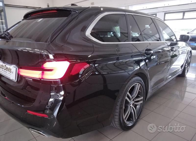 Usata BMW 520 Luxury Line 190 CV (139 kW) 2022 Nero Station wagon