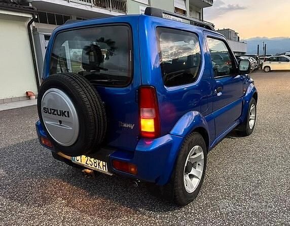 Usata Suzuki Jimny 85 CV (62 kW) 2005 Blu SUV