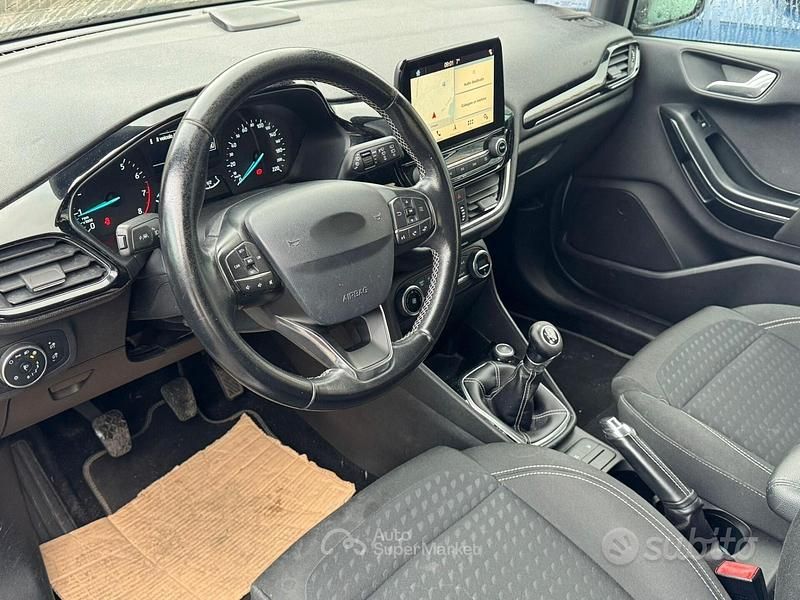 Usata Ford Fiesta Titanium 86 CV (63 kW) 2018 Grigio Utilitaria