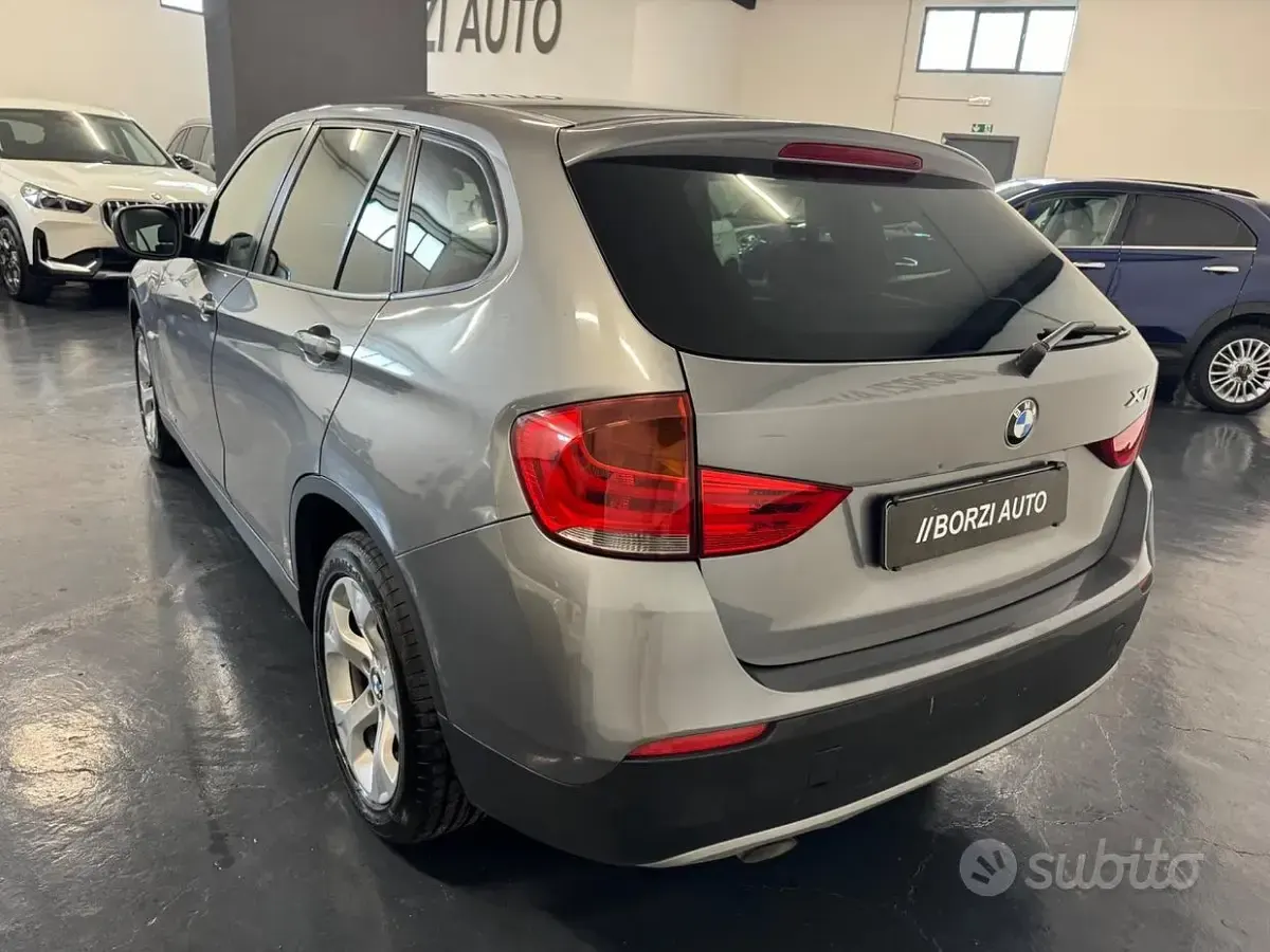 Usata BMW X1 143 CV (105 kW) 2011 Grigio SUV