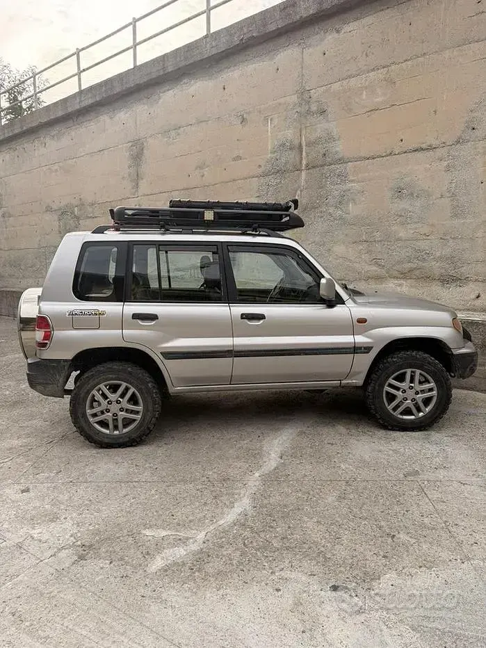 Usata Mitsubishi Pajero 129 CV (94 kW) 2001 Grigio SUV