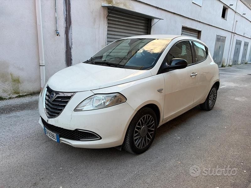 Usata Lancia Ypsilon 2013 Bianco Utilitaria