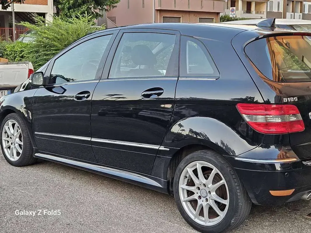 Usata Mercedes B180 109 CV (80 kW) 2009 Nero Monovolume