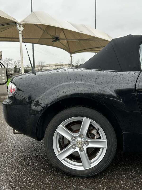 Usata Mazda MX5 High 126 CV (92 kW) 2006 Nero Cabrio