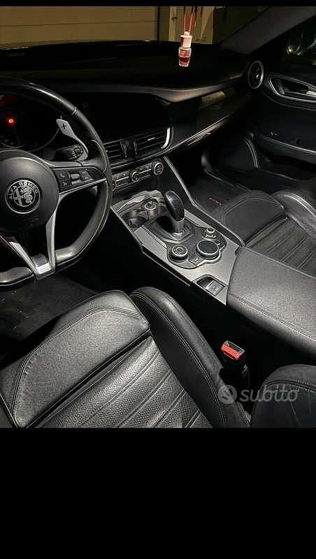 Usata Alfa Romeo Giulia Veloce 211 CV (155 kW) 2017 Berlina