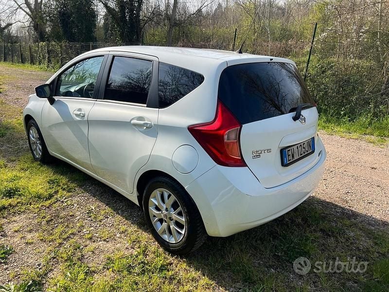 Usata Nissan Note Visia 90 CV (66 kW) 2014 Bianco Utilitaria