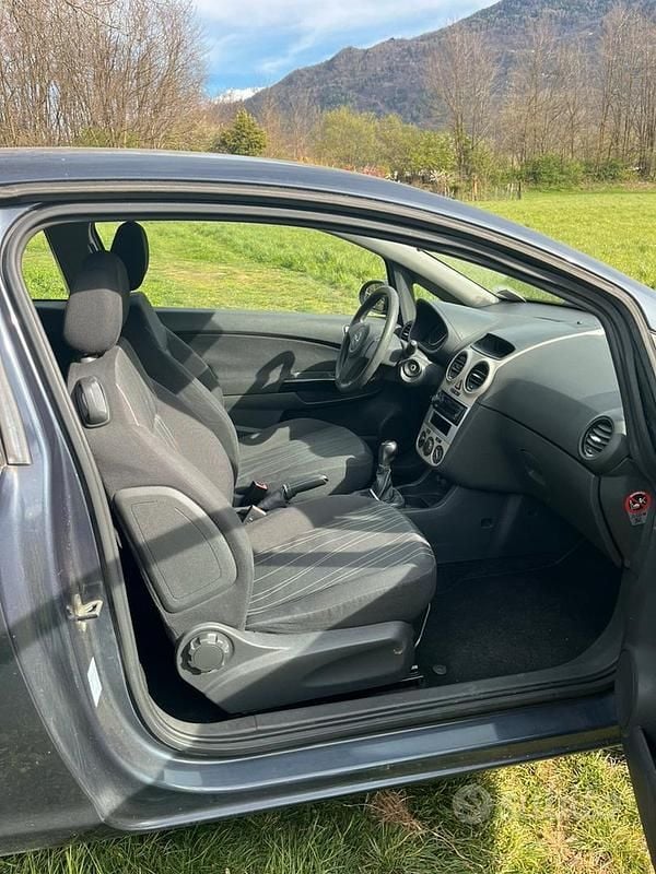 Usata Opel Corsa 80 CV (58 kW) 2008 Utilitaria