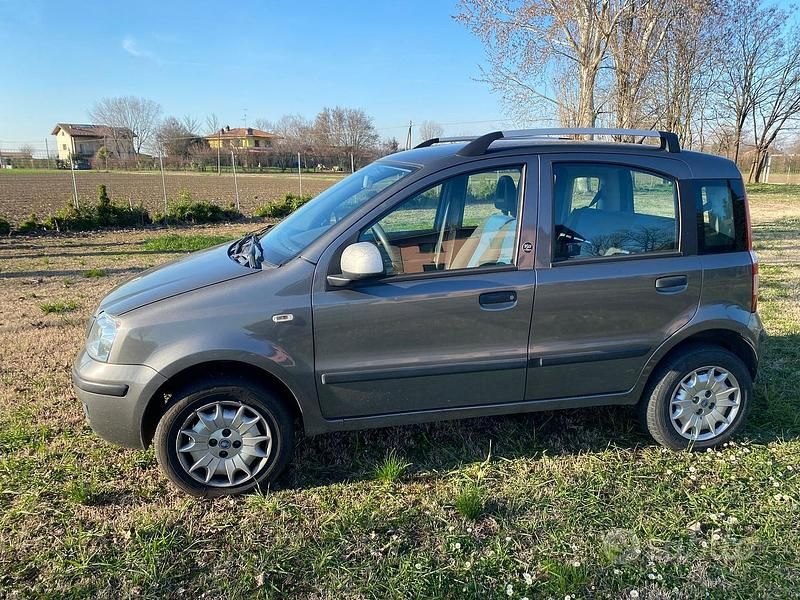 Usata Fiat Panda Dynamic 60 CV (44 kW) 2011 Grigio Utilitaria