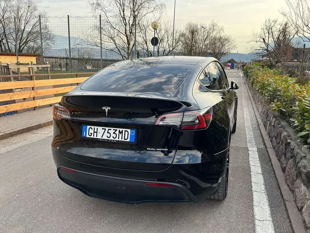 Usata Tesla Model Y 152 kW (208 CV) 2021 Nero SUV
