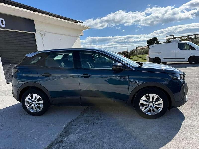 Usata Peugeot 3008 Business-Line 131 CV (96 kW) 2022 Blu/azzurro SUV
