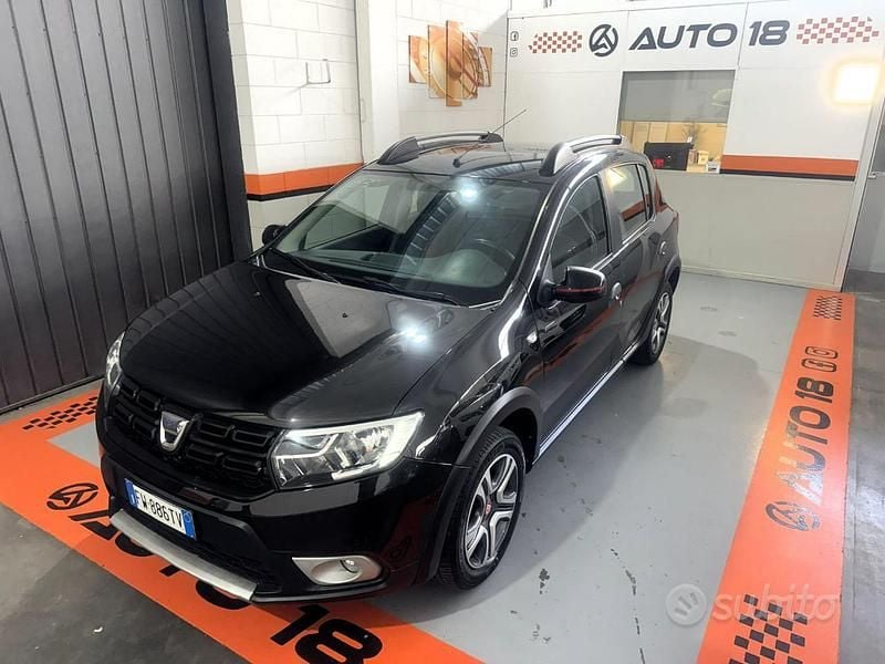 Usata Dacia Sandero Stepway 90 CV (66 kW) 2019 Nero Berlina