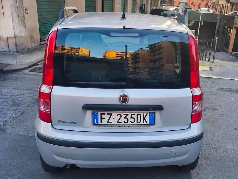 Usata Fiat Panda Dynamic 69 CV (50 kW) 2012 Argento Utilitaria