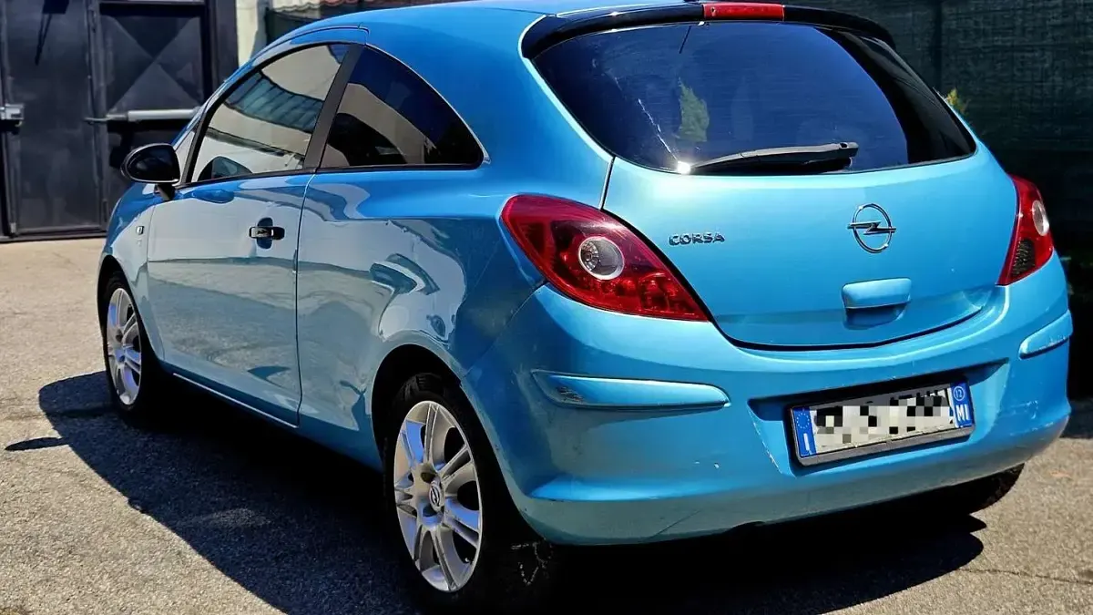 Usata Opel Corsa Club 86 CV (63 kW) 2012 Utilitaria