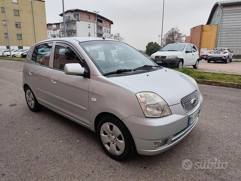 Usata Kia Picanto 74 CV (54 kW) 2006 Grigio Utilitaria