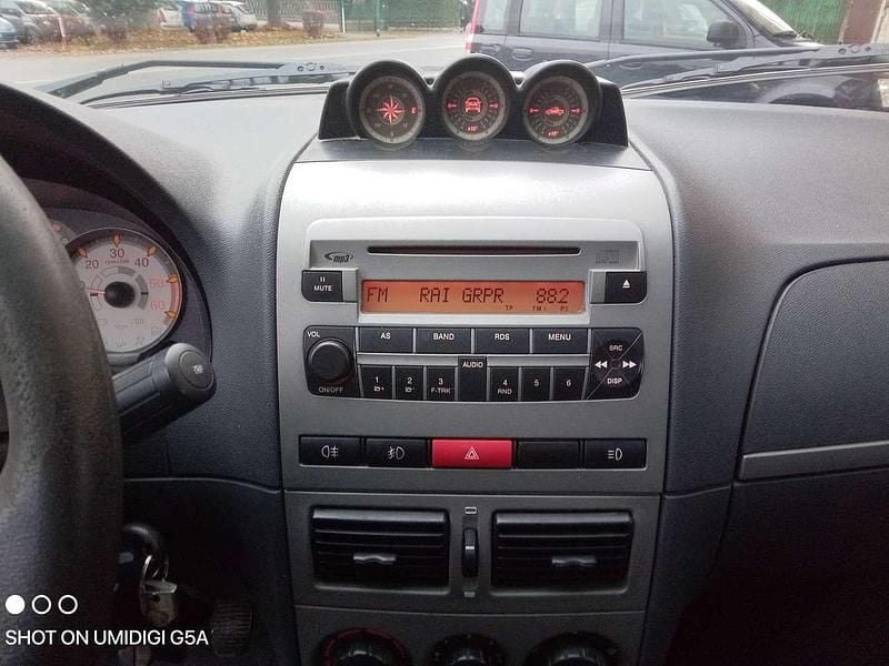 Begagnad Fiat Strada 95 HK (69 kW) 2013 Grå Pickup