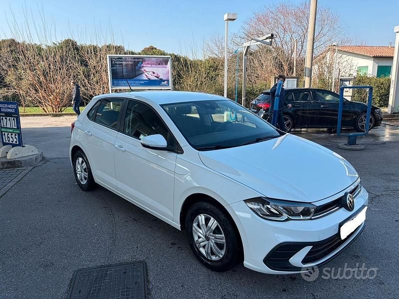 Usata VW Polo 80 CV (58 kW) 2022 Bianco Utilitaria