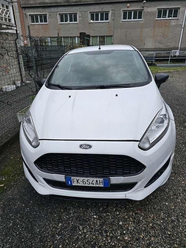 Usata Ford Fiesta ST-Line 75 CV (55 kW) 2017 Berlina