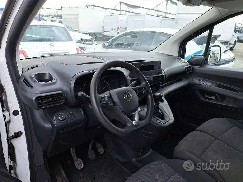 Usata Opel Combo 101 CV (74 kW) 2021 Bianco Monovolume
