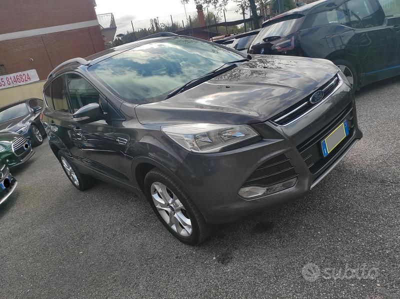 Usata Ford Kuga Titanium 150 CV (110 kW) 2016 Grigio SUV
