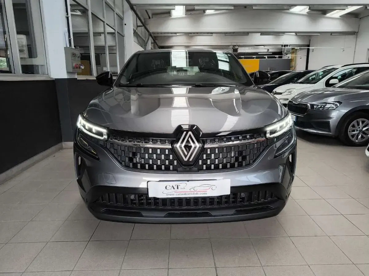 Nuova Renault Austral Evolution 131 CV (96 kW) 2025 Grigio SUV