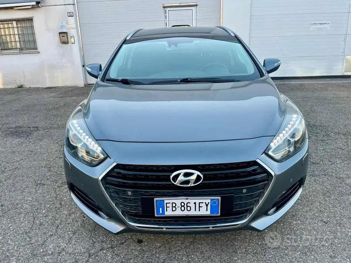 Usata Hyundai i40 141 CV (103 kW) 2015 Grigio Station wagon