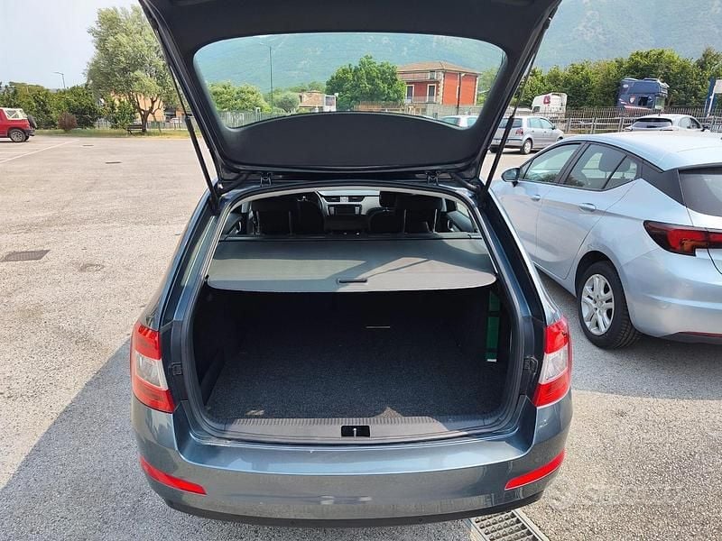 Usata Skoda Octavia G-TEC Executive 110 CV (80 kW) 2017 Grigio Station wagon