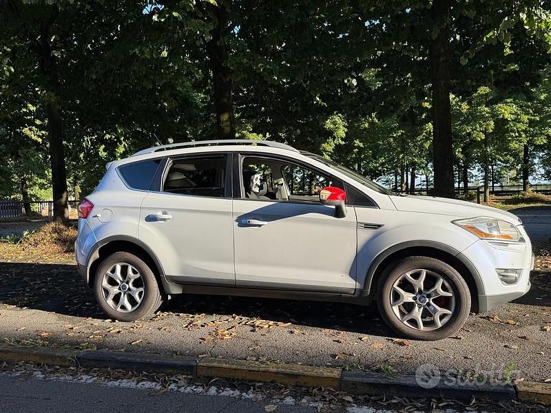 Usata Ford Kuga Titanium 163 CV (119 kW) 2011 Bianco SUV